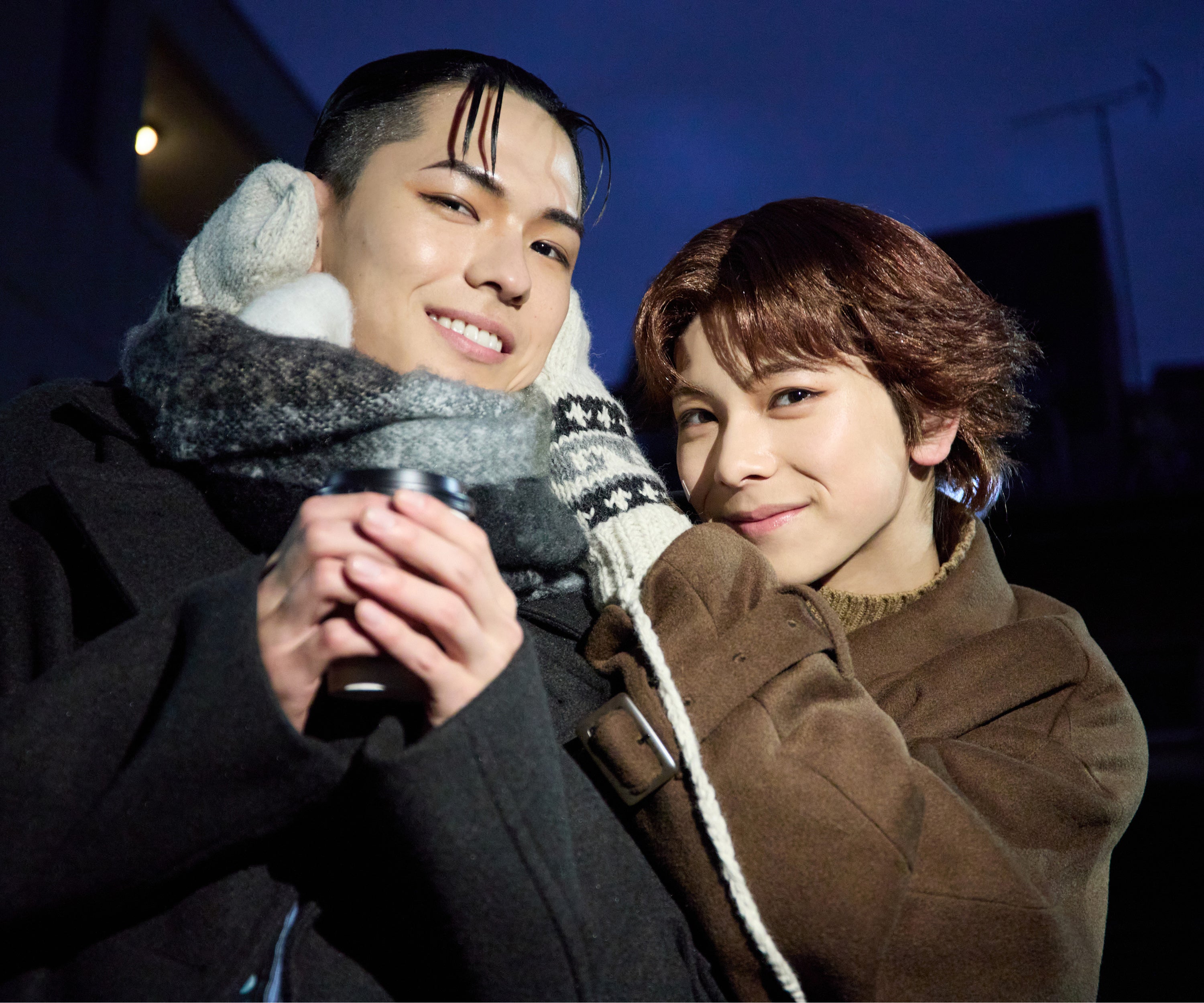 冬服を使った2人の公式掲載カット。俳優の私生活の記録ではありません
